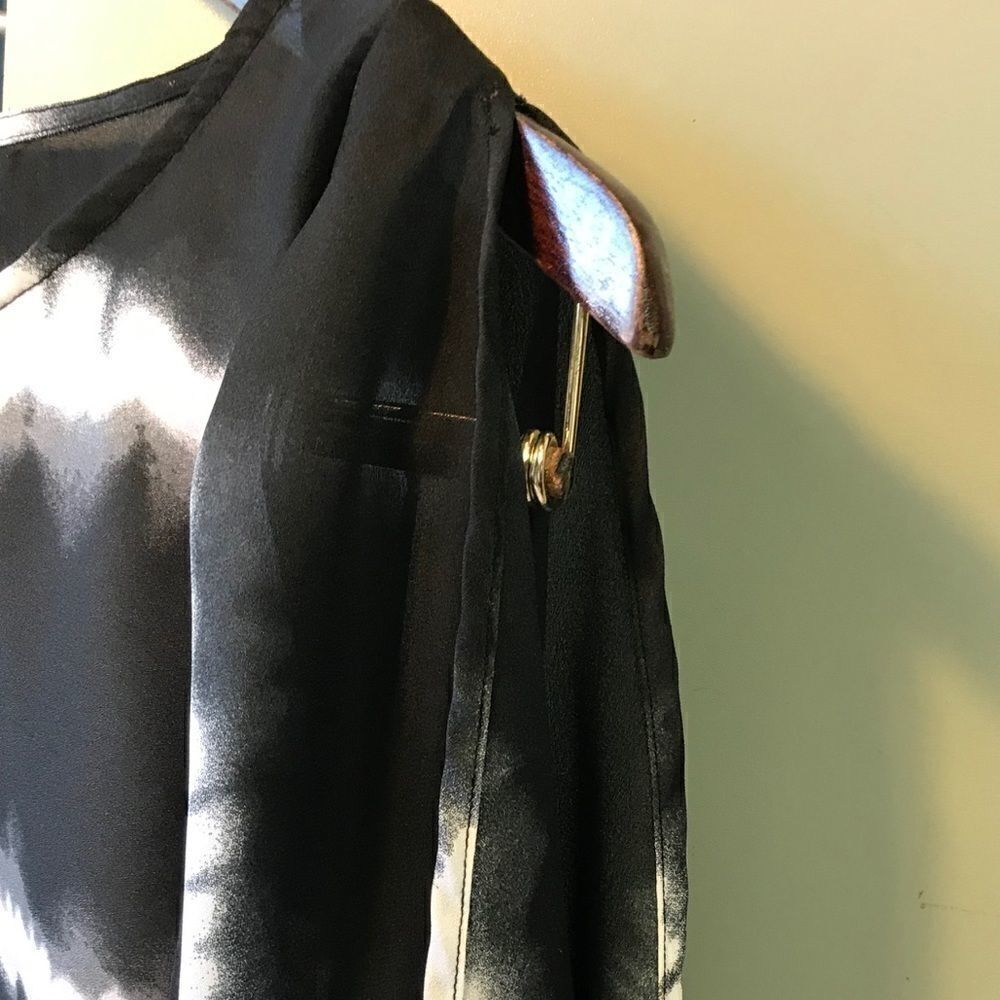 🌞🌴🌞Sz S Converse Top for Women. - Picture 3 of 3
